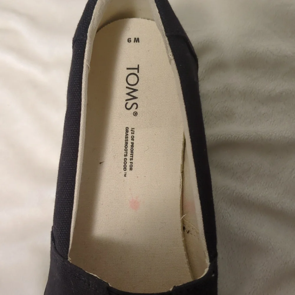 TOMS Alp Platform Sneakers NWOT 9 Black Canvas Pastel Rainbow Comfort Eco